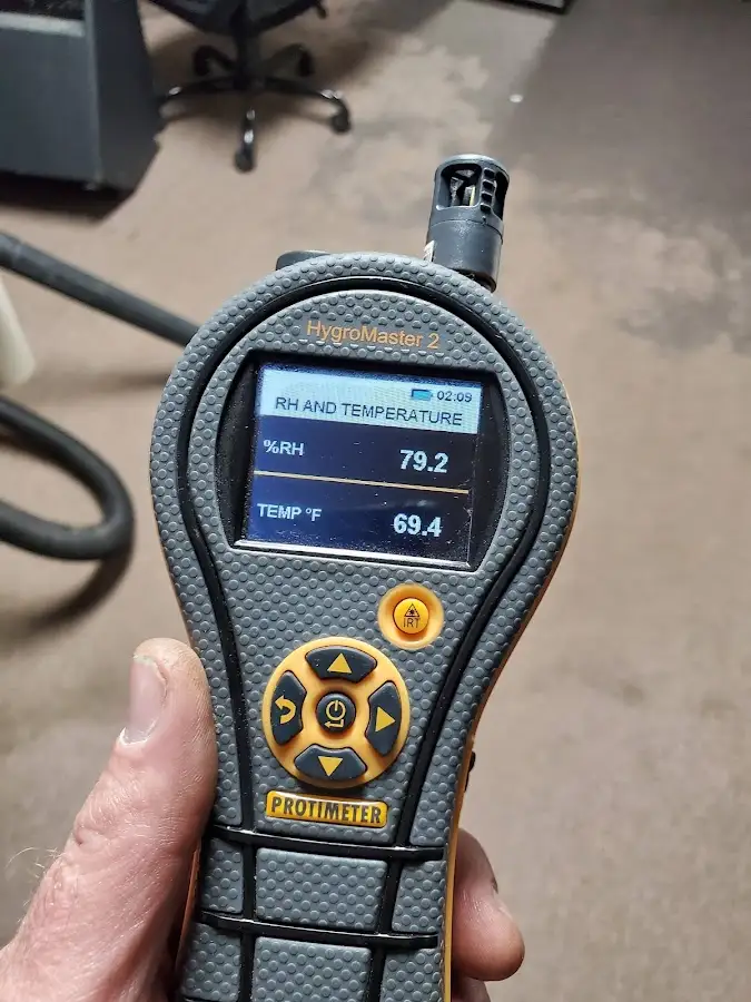 Moisture meter humidity assessment for Mold Remediation & Removal in La Crescenta-Montrose